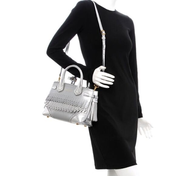 BURBERRY Metallic Calfskin Broguing Small Banner - Picture 16 of 16